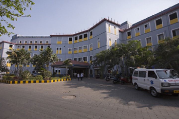 https://cache.careers360.mobi/media/colleges/social-media/media-gallery/7575/2020/12/4/Campus View of KPC Medical College and Hospital Jadavpur_Campus-View.jpg